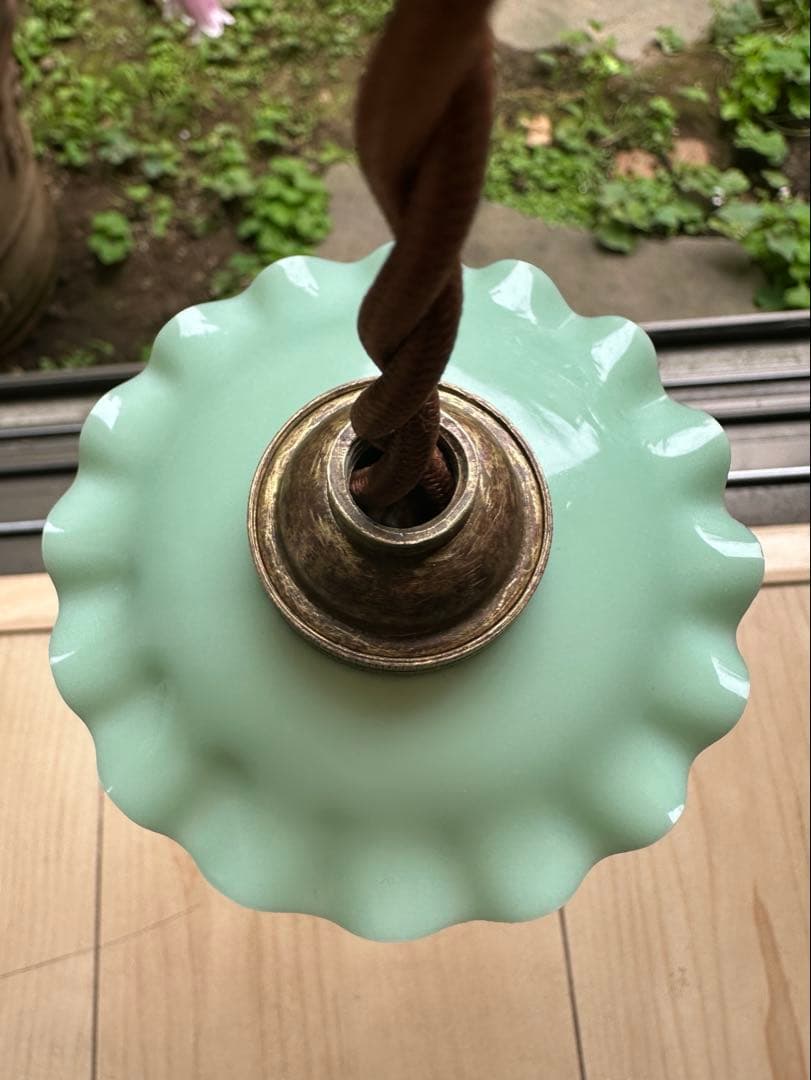 20年代 フランス アンティーク 希少なオパリン・グリーンの可愛いアトリエランプ