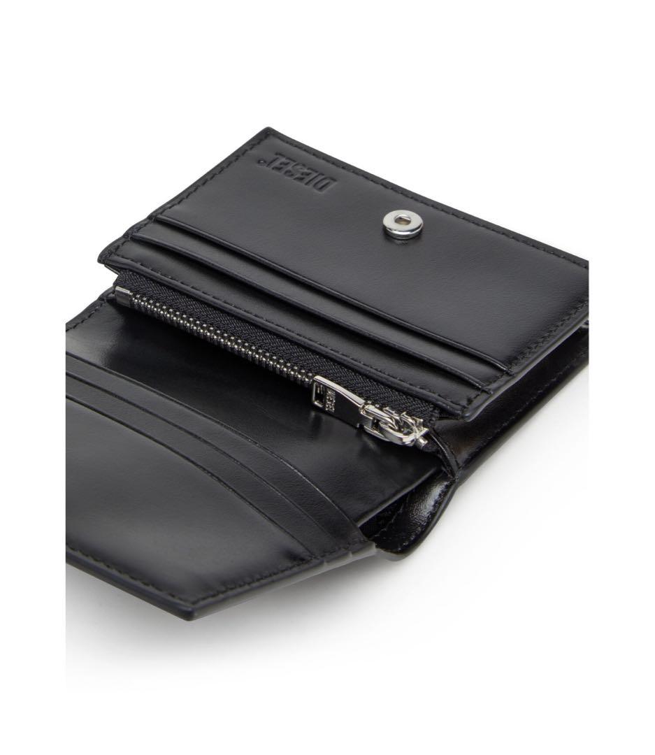 限定値下げ！新品！正規品DIESEL 二つ折り財布　ブラック　プレゼントにも！