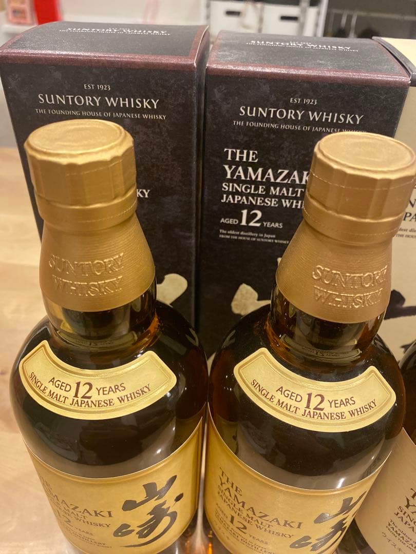 山崎12年シングルモルトウイスキーと知多