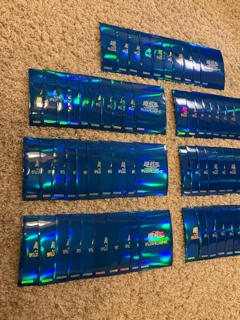 遊戯王 スリーブ 初期 ロゴ 青 ブルー 機械の叛乱 70枚