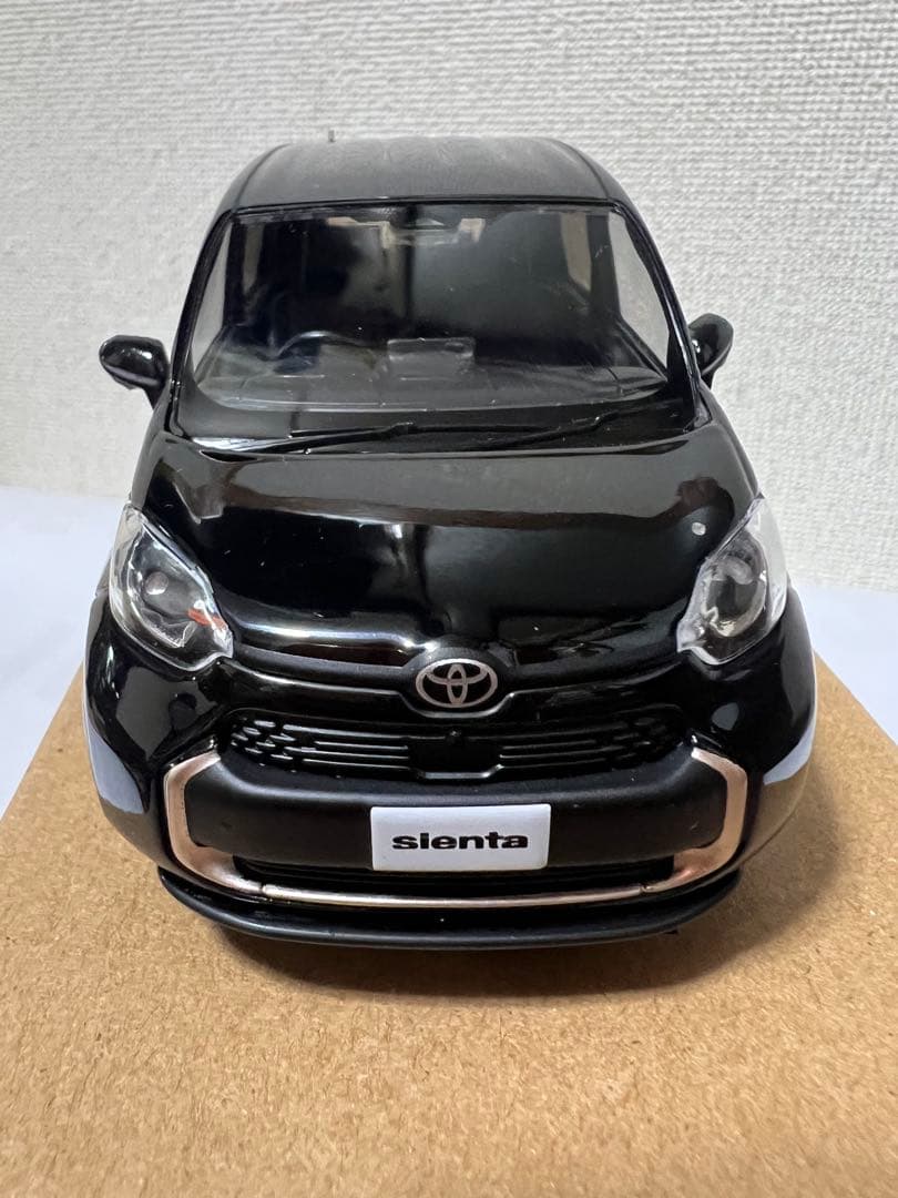 【非売品】 トヨタ シエンタ ブラック ミニカー 1/30