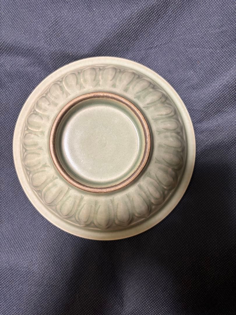 中国古美術品　明清時代　青磁蓮弁龍文刻花 筆洗　茶椀　中皿　龍泉窯