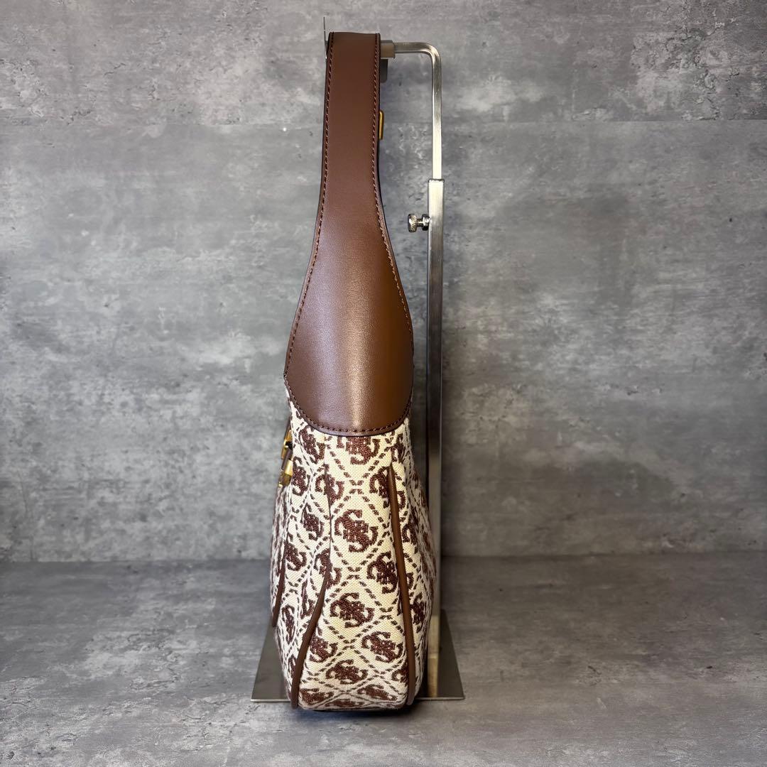 【極美品】GUESS ゲス　ショルダーバッグ ロゴ柄 ブラウン ワンショルダー