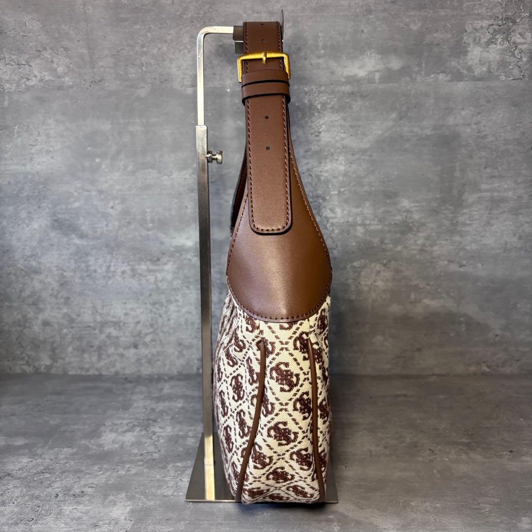 【極美品】GUESS ゲス　ショルダーバッグ ロゴ柄 ブラウン ワンショルダー