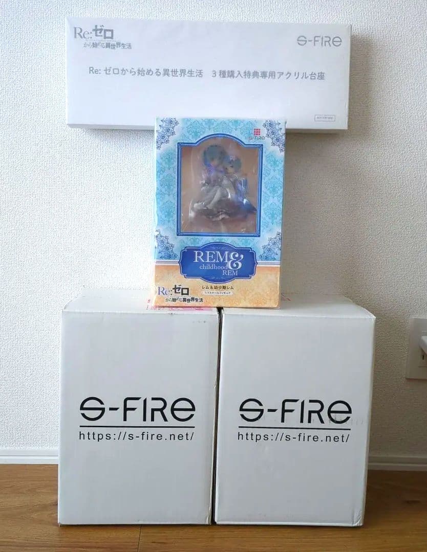 送料込み　リゼロ　エスファイア　レム　ラム　エミリアフィギュア　幼少期