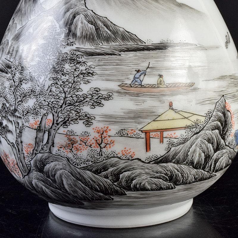 中国　乾隆年製款　粉彩　色絵　山水人物文　玉壷春瓶　V　R9206