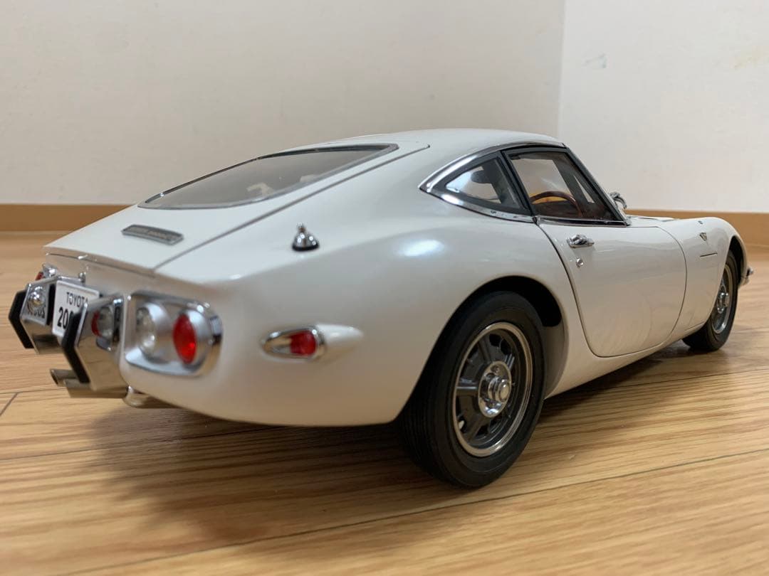 デアゴスティーニ 1/10 トヨタ 2000GT ホワイト