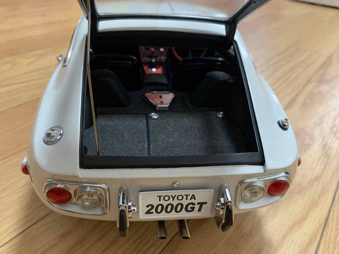 デアゴスティーニ 1/10 トヨタ 2000GT ホワイト