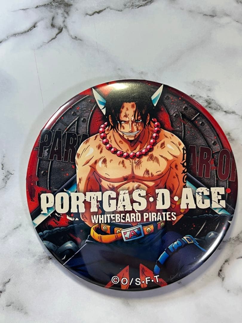 エース　輩缶バッジ　ワンピース ONEPIECE 頂上戦争