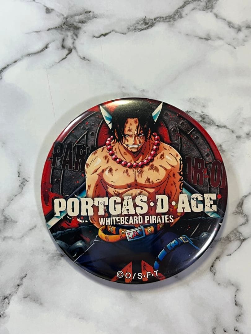 エース　輩缶バッジ　ワンピース ONEPIECE 頂上戦争
