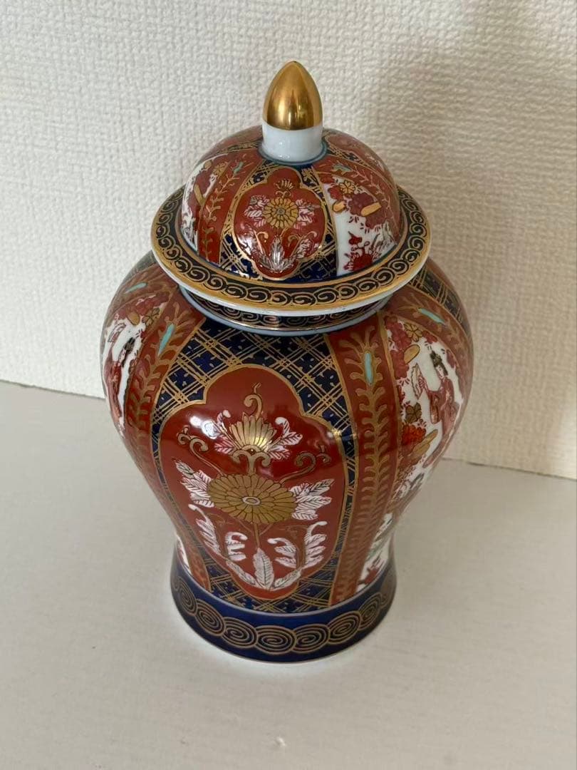 古伊万里蓋物飾壺 蓋付壷色絵磁器秀峰作色 給金彩金襴手美人区沈香壺時代物