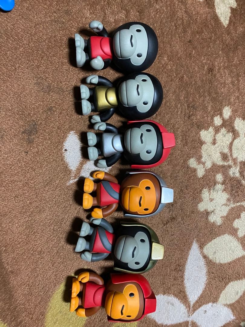 BAPE PLAY ベイビーマイロ フィギュア？