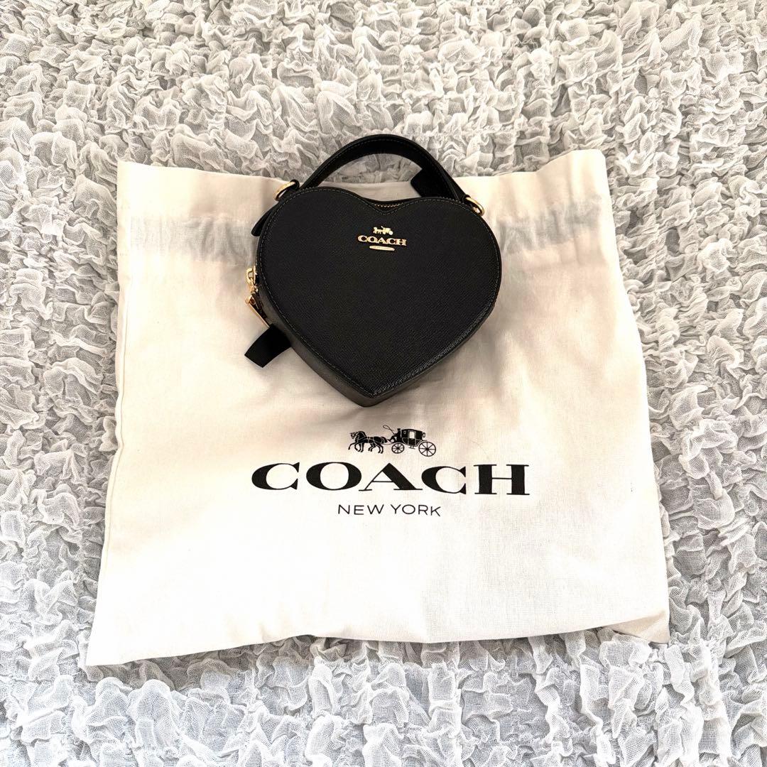 COACH ハートクロスボディーバッグ