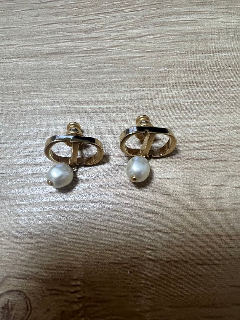 Petit CD ピアス　メタル & レジンパール