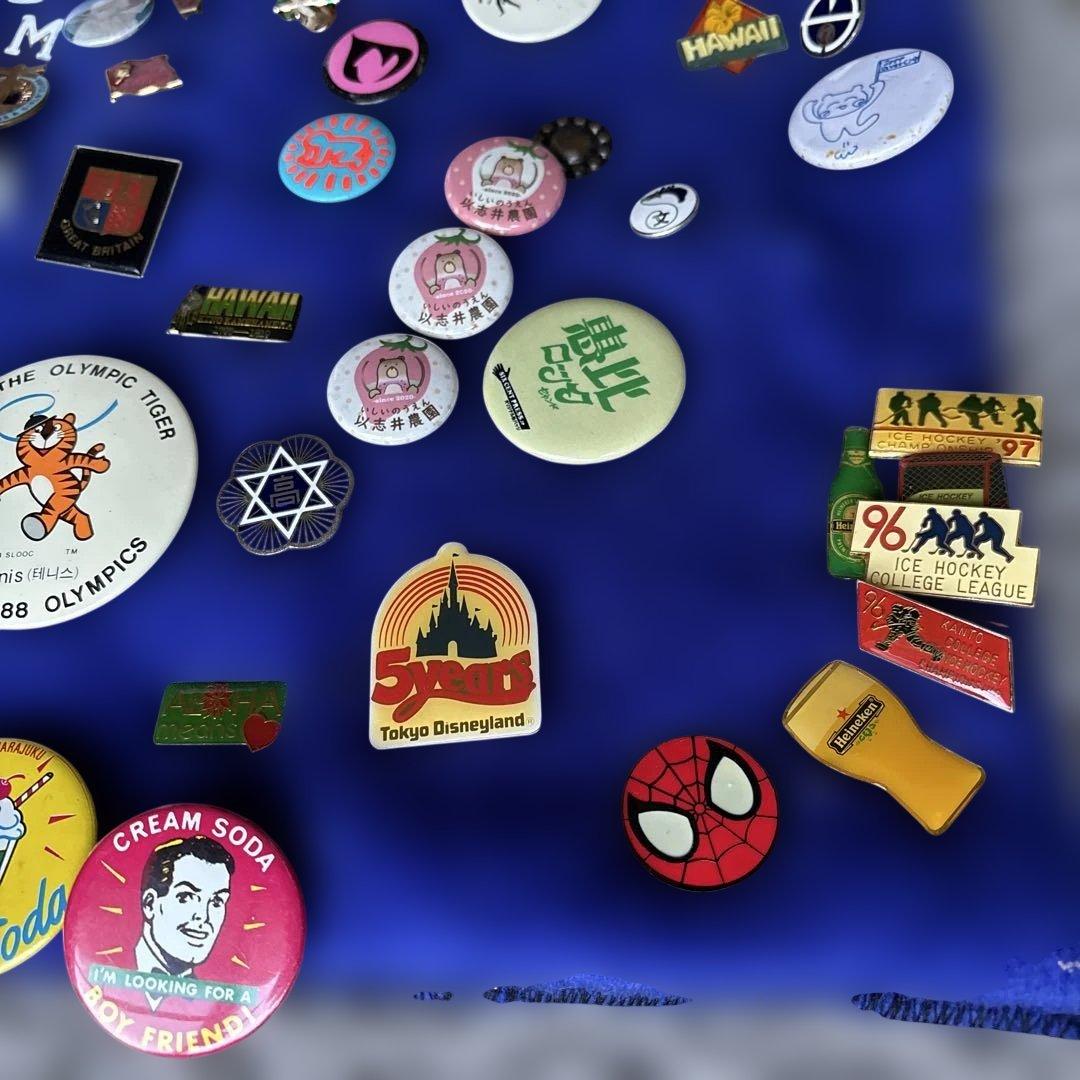 バッジコレクション 多彩なデザイン
