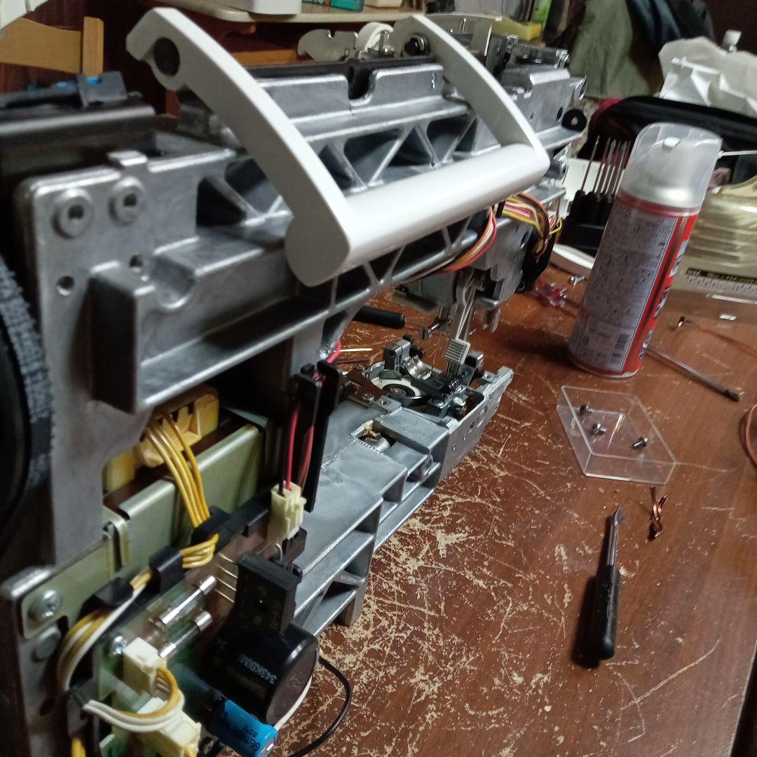 yuunaシンガーミシン本体　分解メンテナンス済み　美品　フット付き