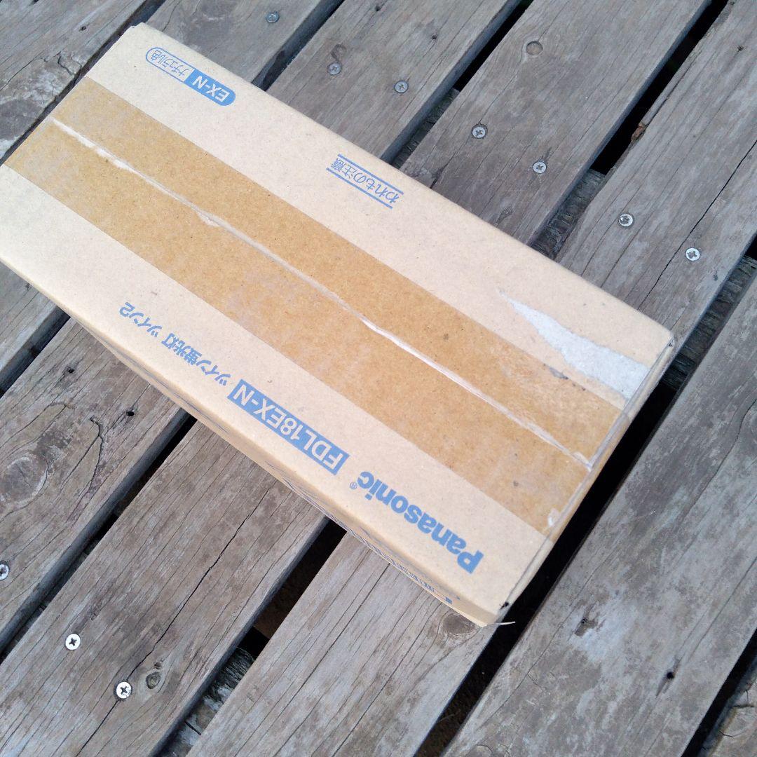 葉月です。 Panasonic FDL18EX-N ツイン蛍光灯 10本入