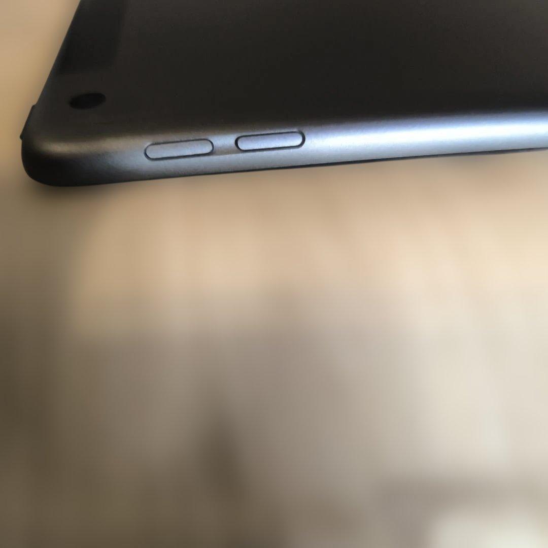 し*う様 第8世代 32GB セルラーモデル 32GBスペースグレ84％