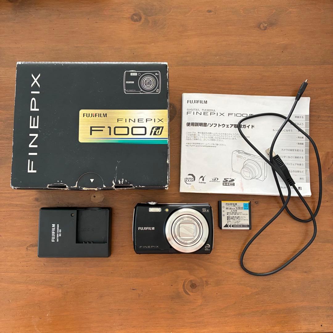 【値下げ】富士フィルム FINEPIX F100FD デジカメ　平成