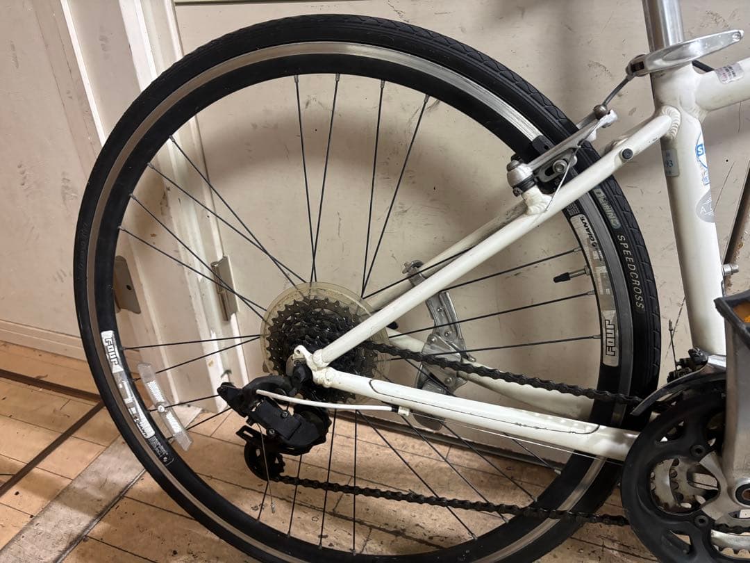 Giant エスケープ　小柄な方向けクロスバイク ホワイト 700C