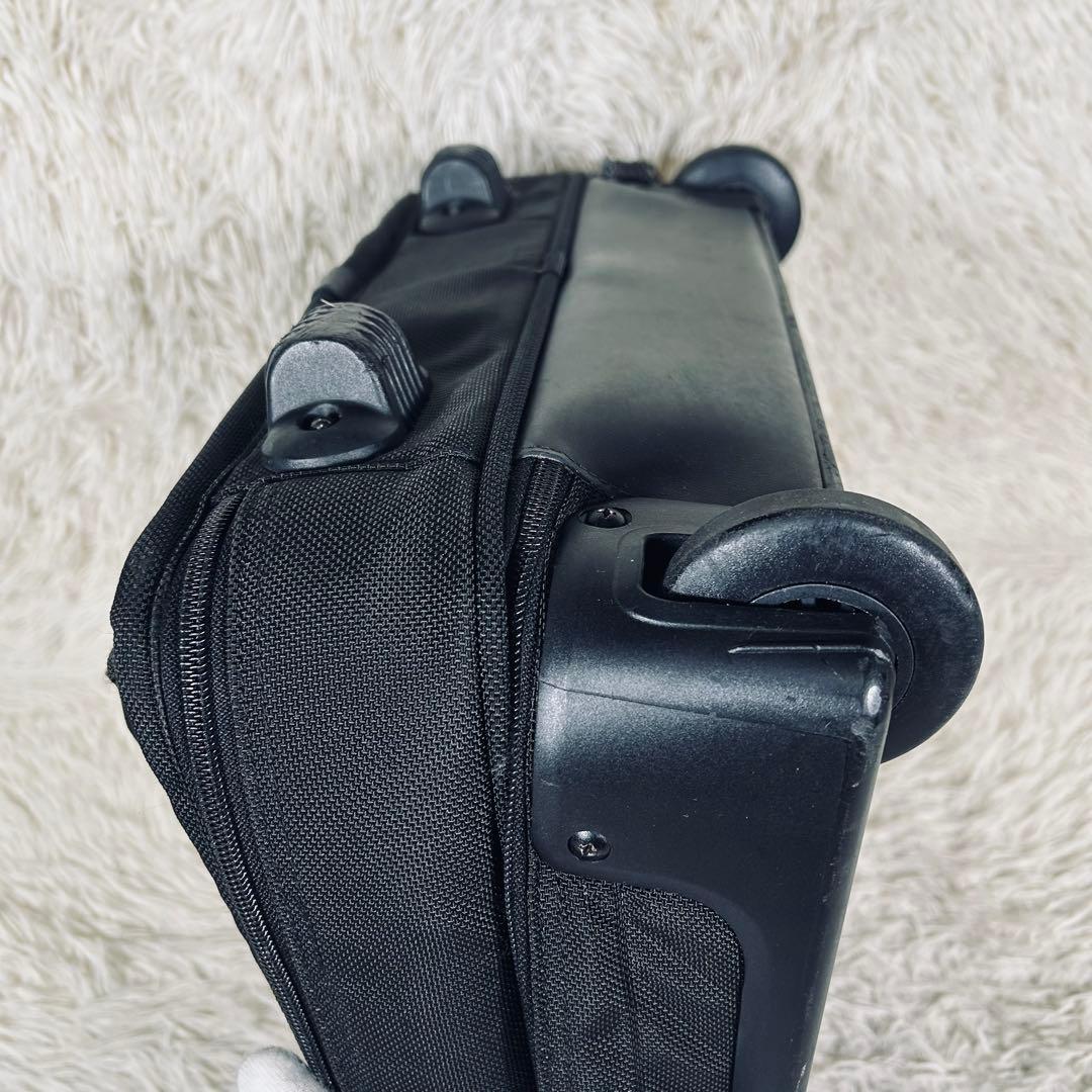 良品　TUMI　Alpha　ビジネスバッグ　キャリーケース　大容量　パソコン収納