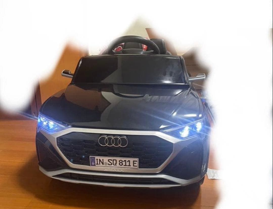 【やーまん市さま専用】Audi 電動ラジコンカー 黒