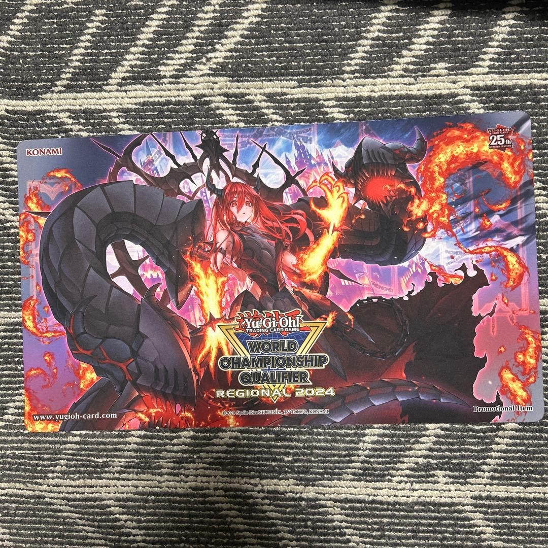 遊戯王　プレイマット　賜炎の咎姫