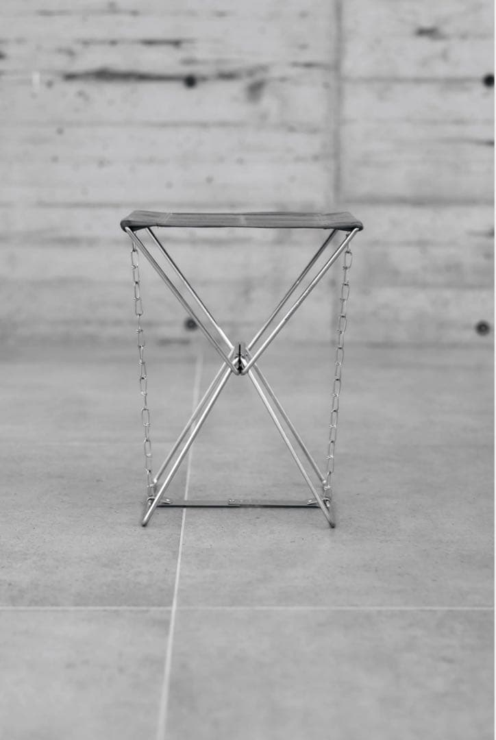 ワンダラウト ユニバーサルウッドトレイ スモール、チェアーの2点