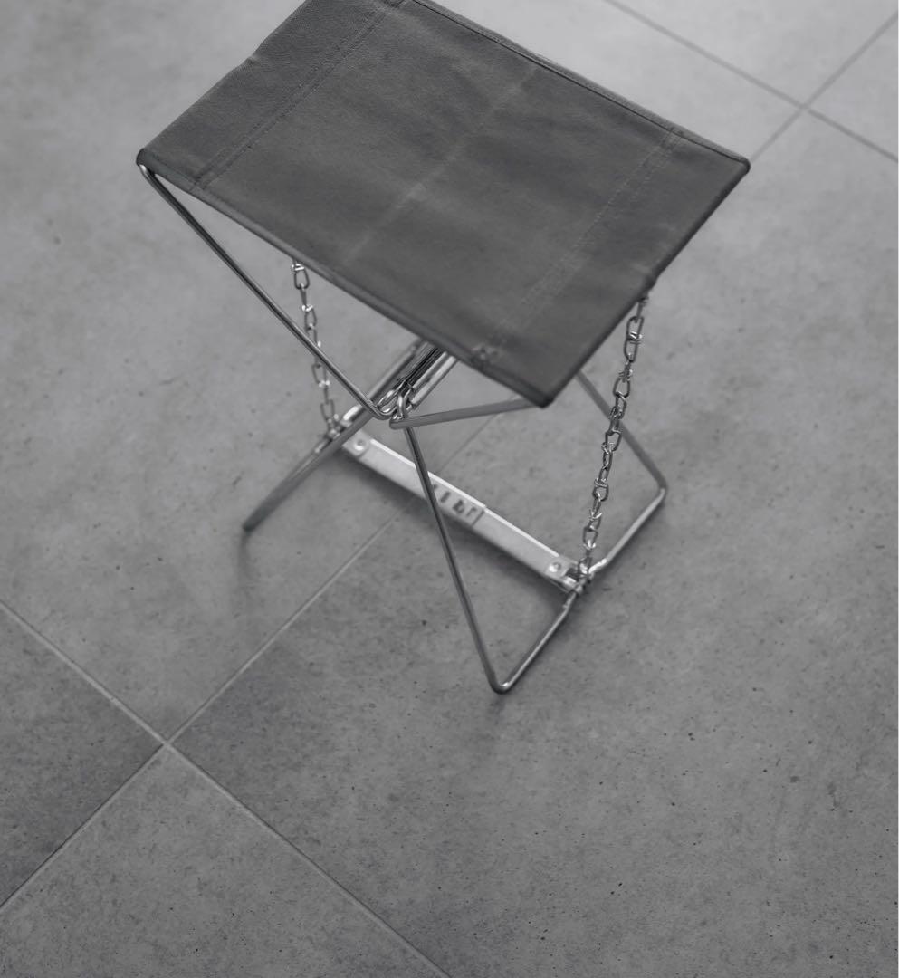 ワンダラウト ユニバーサルウッドトレイ スモール、チェアーの2点