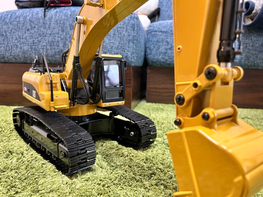 京商　1/20 Cat330D L Hydraulic Excavator