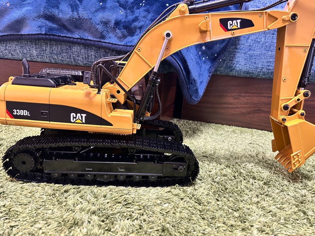 京商　1/20 Cat330D L Hydraulic Excavator