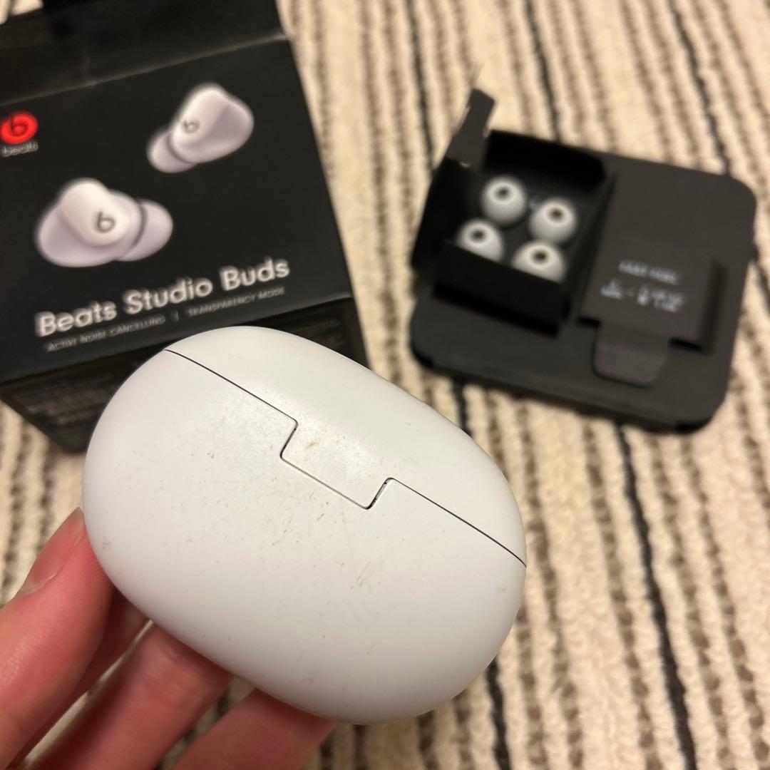 ヘッドホン Beats by Dr Dre STUDIO BUDS WHITE