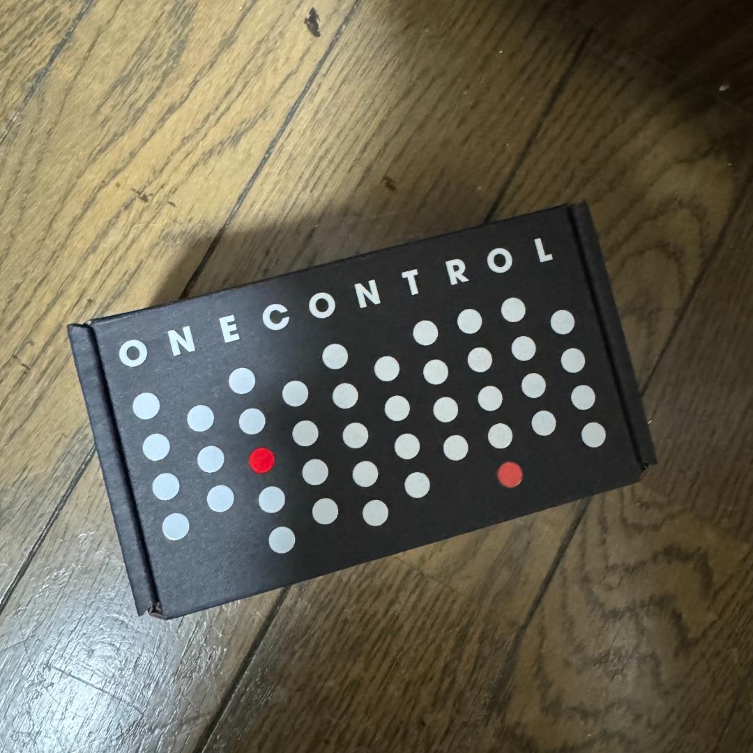 One Control Prussian Blue Reverb アダプター付き