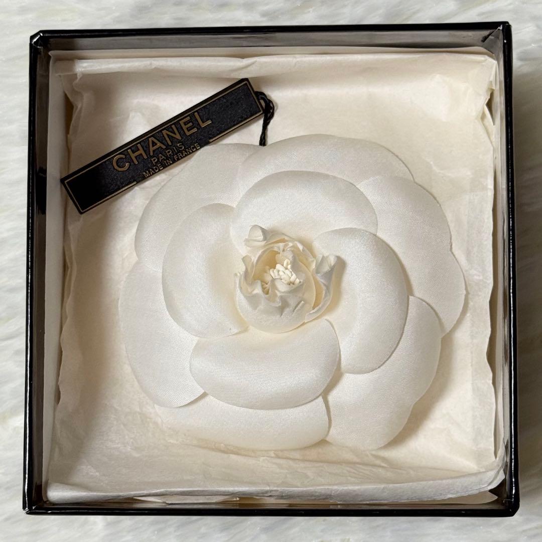美品 CHANEL シャネル カメリア ブローチ コサージュ フラワー 白