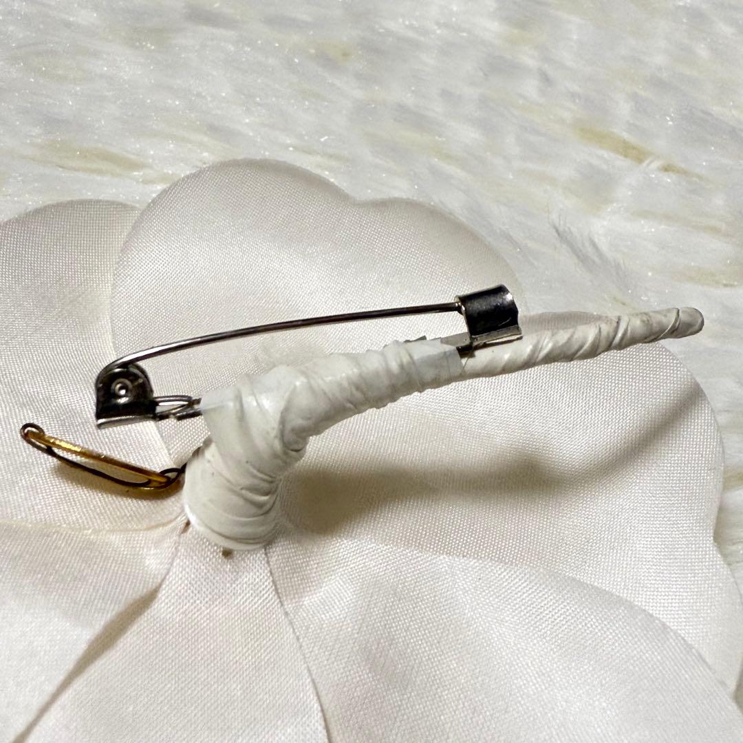 美品 CHANEL シャネル カメリア ブローチ コサージュ フラワー 白