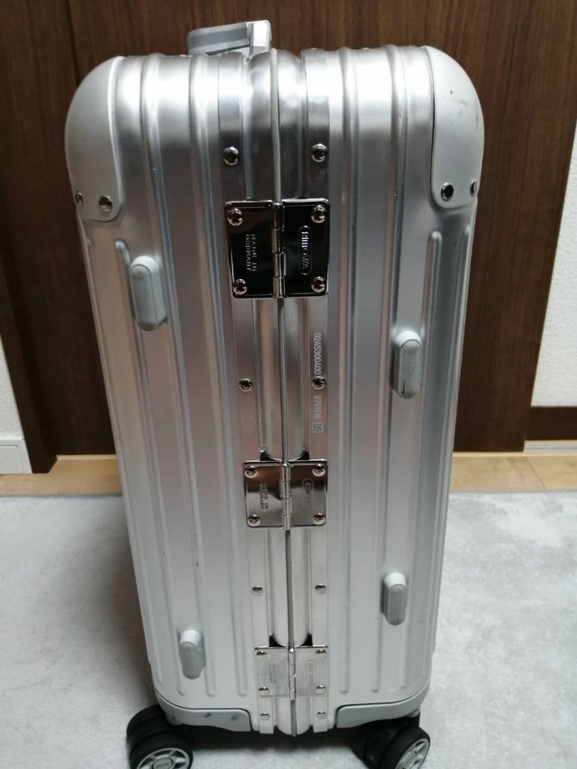RIMOWA TOPAS 3２Ｌマルチホイール 機内持ち込み可能 廃盤品