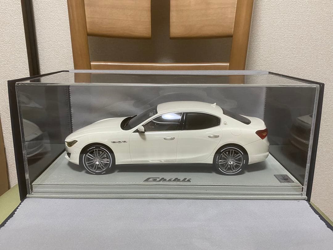 マセラティ　ギブリ　ミニカー