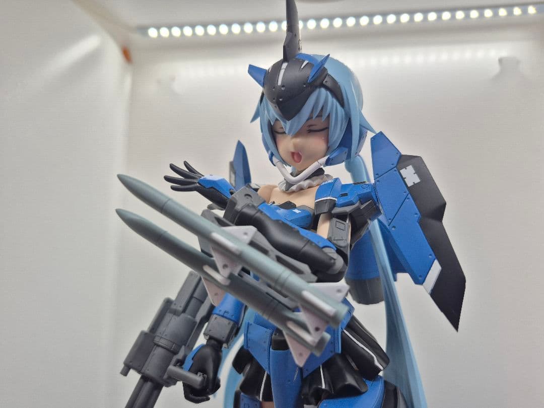 フレームアームズガール　スティレット　グランデスケール　塗装済み