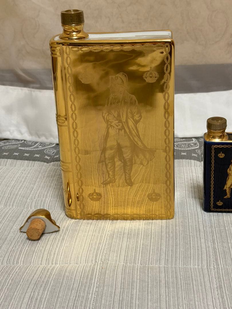 【未開栓】カミュ ナポレオンブック ゴールド 700ml 替栓付き＆ミニブック付