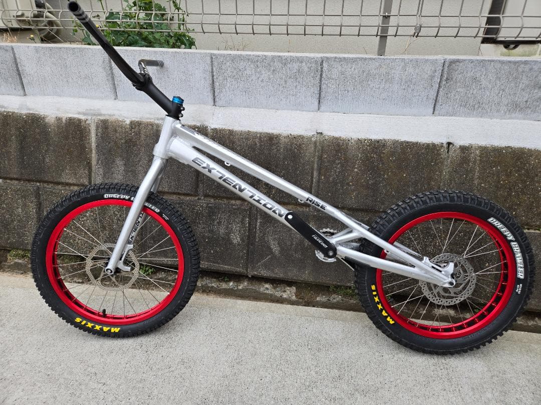 EXTENTION RISE 20インチ トライアル自転車 ブレーキ・ペダルレス