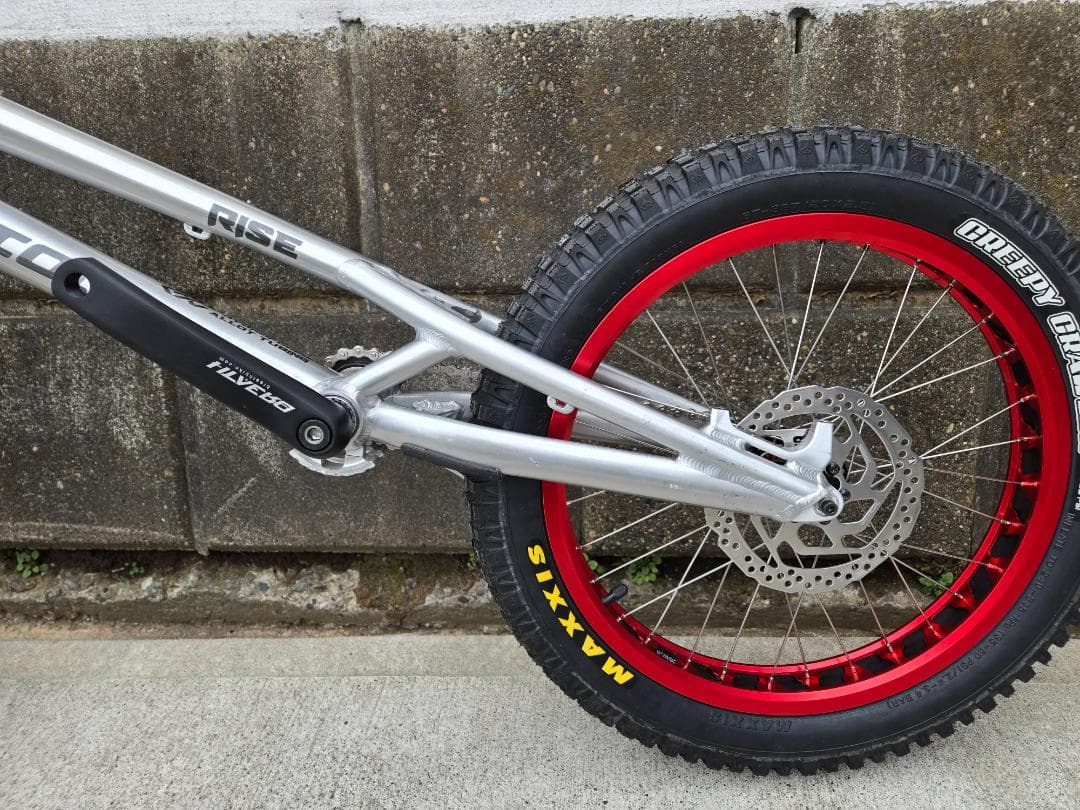 EXTENTION RISE 20インチ トライアル自転車 ブレーキ・ペダルレス