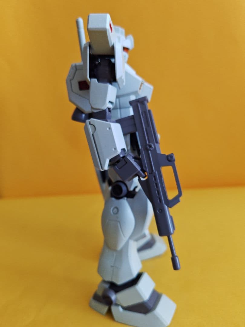 MG　RGM-79N ジム・カスタム　塗装済完成品