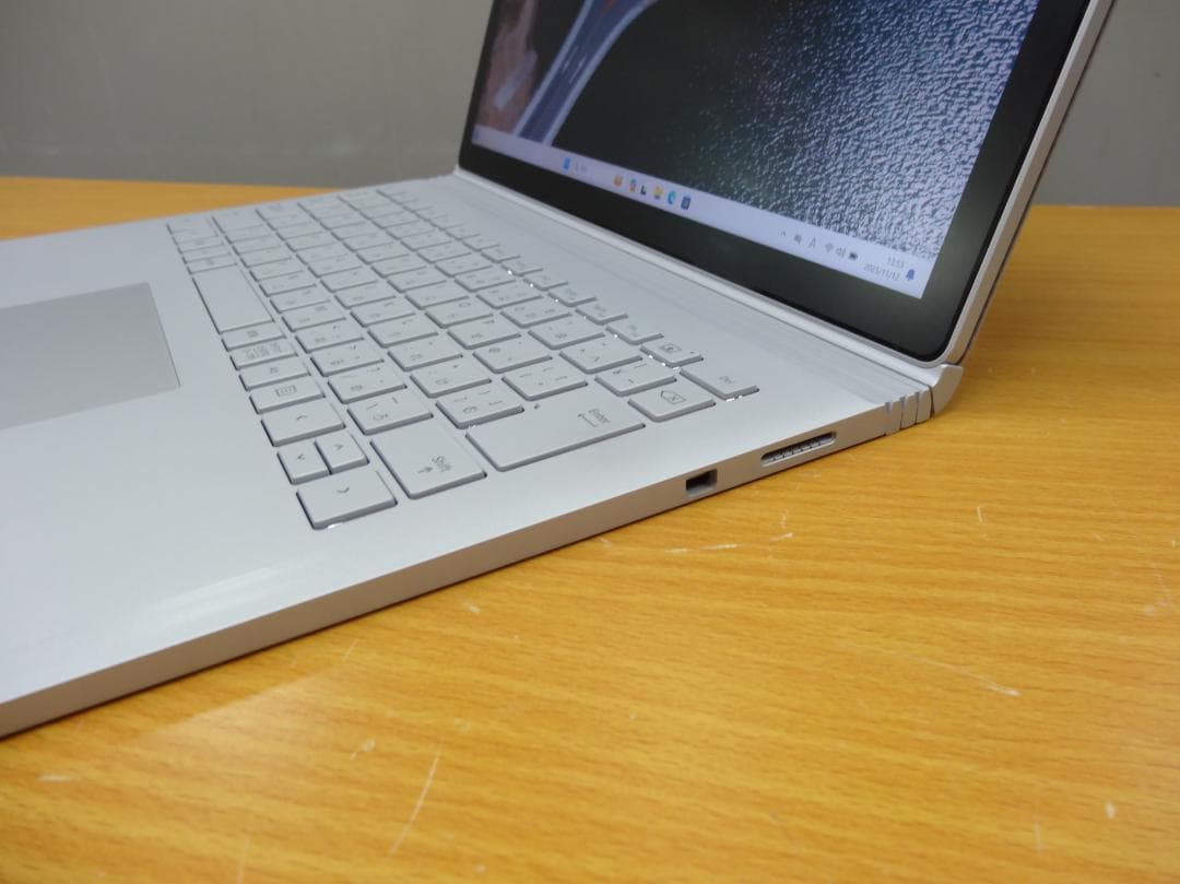 Microsoft Surface Book （初代）