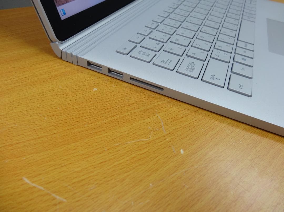 Microsoft Surface Book （初代）