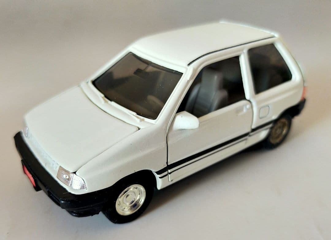 起亜 プライド (フォード フェスティバル)ミニカー