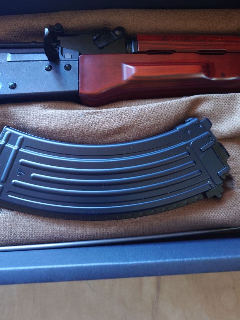 東京マルイ製AKM ガスガン　実物スリング付き