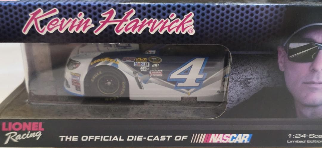 未使用　Kevin Harvick ダイキャストカー 1:24