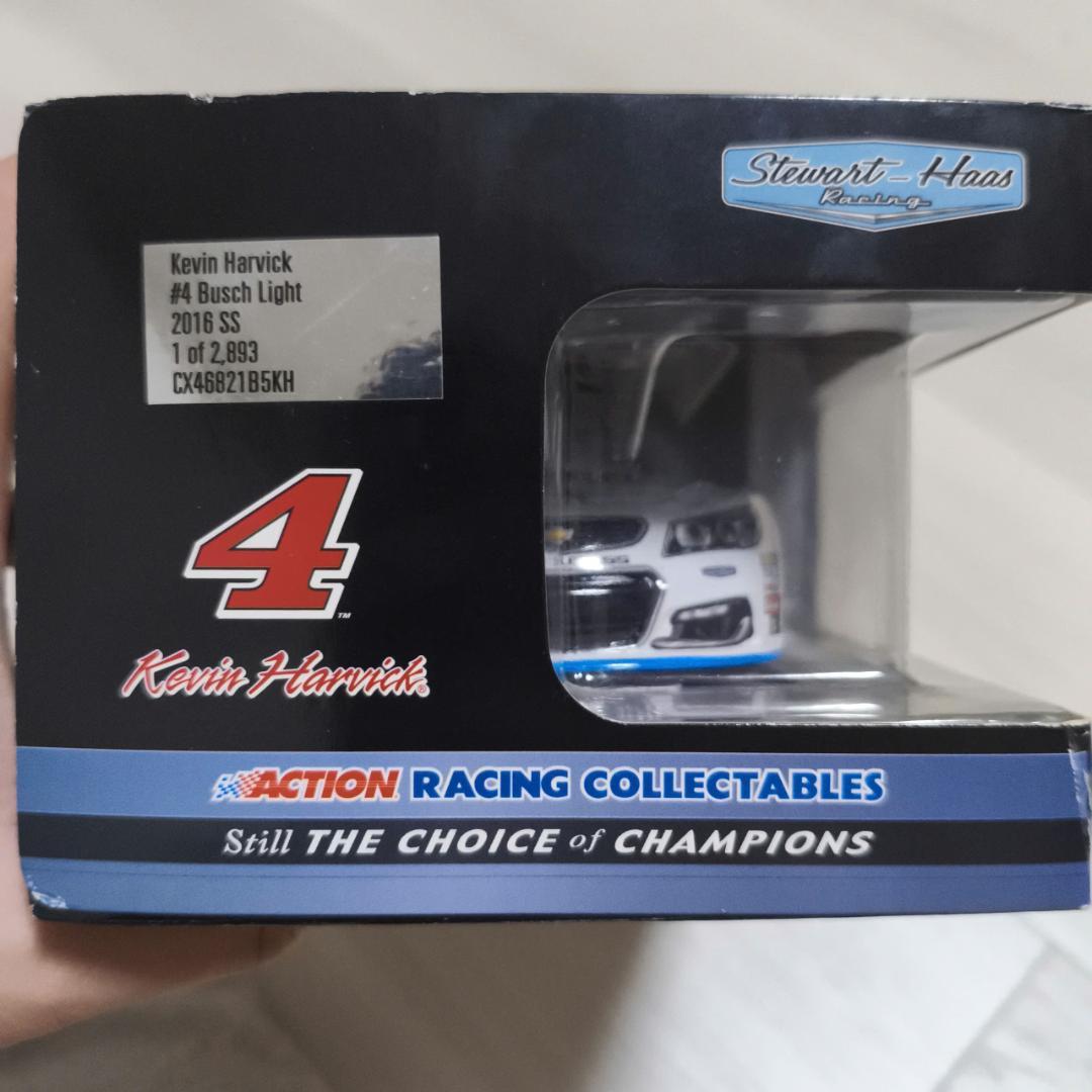 未使用　Kevin Harvick ダイキャストカー 1:24