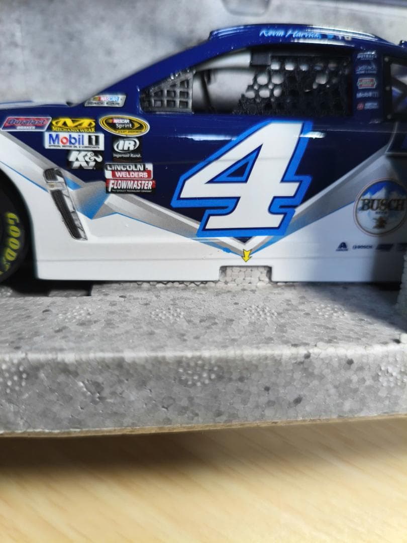 未使用　Kevin Harvick ダイキャストカー 1:24
