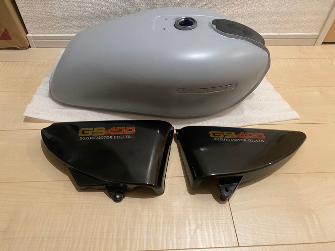 新品GS400 タンク　サイドカバーセット